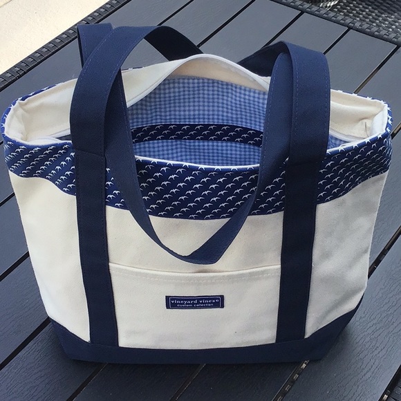Vineyard Vines Custom Collection Canvas Tote - Picture 1 of 12